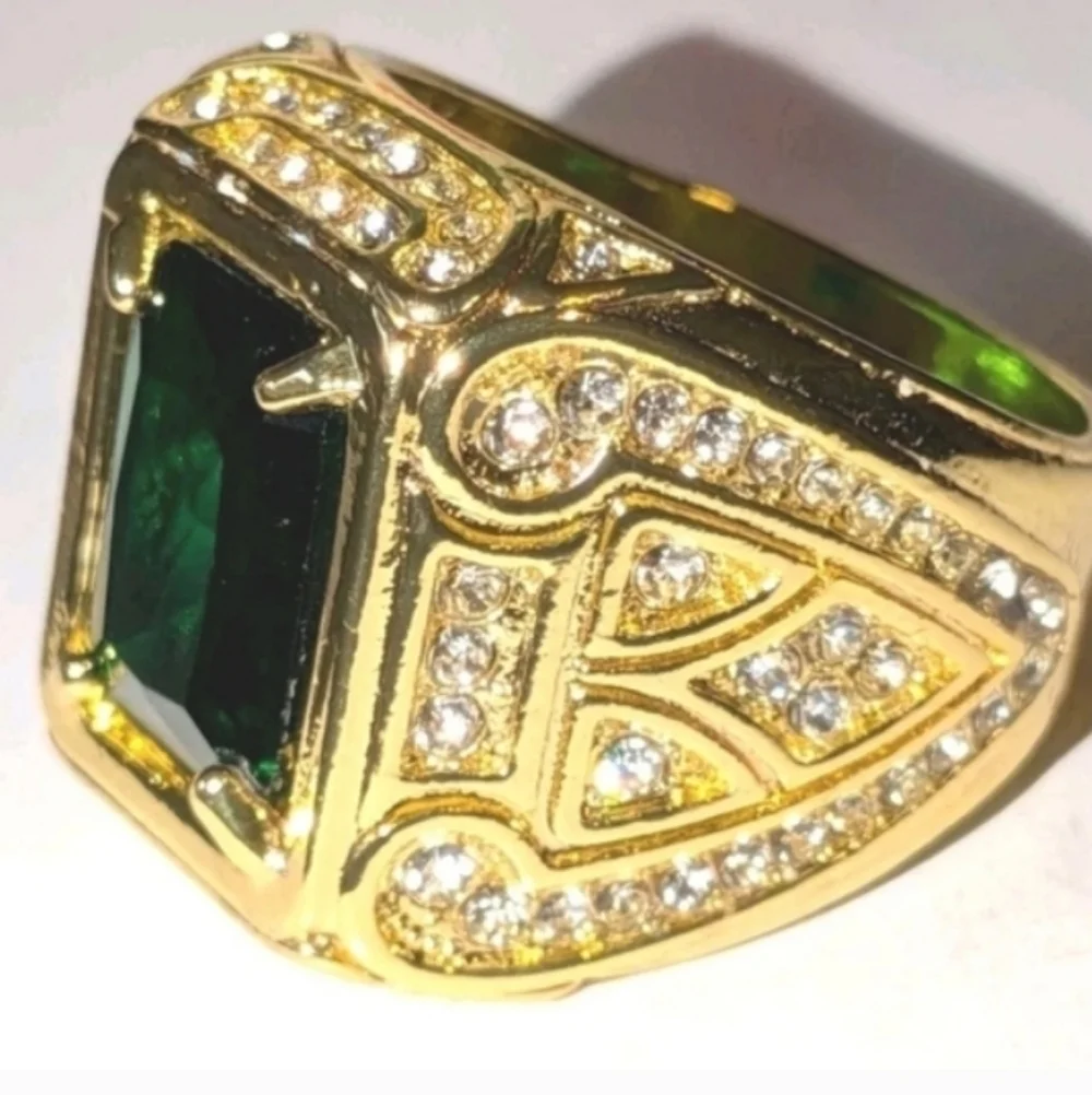 Elegant Gold and Green Gemstone Ring Sz 13